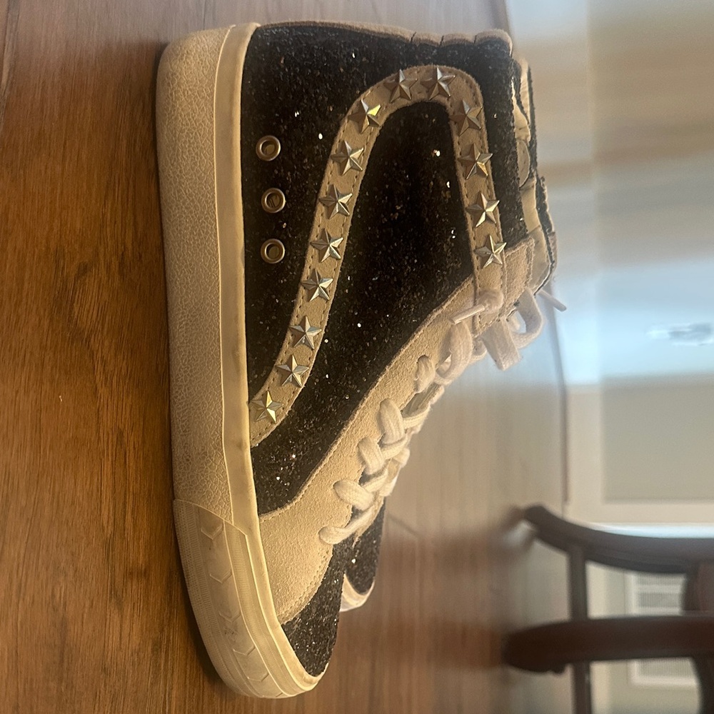 Vintage Havana Black and White Star Sneakers size 8.5